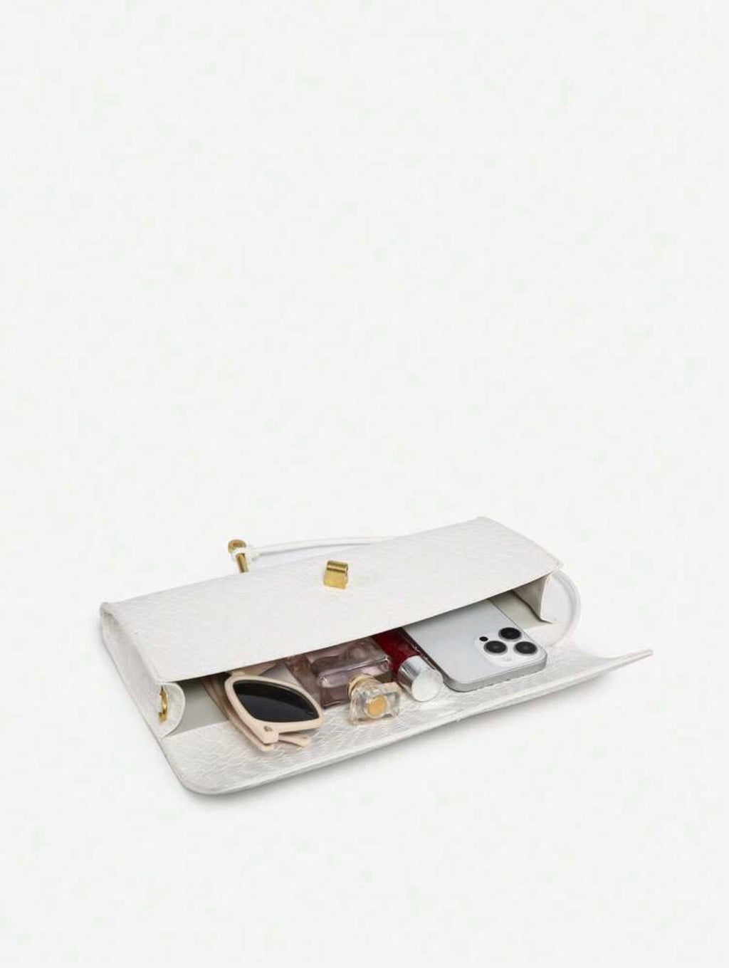 Mary’s Handbag - Chanel’s Fashion Boutique Inc.